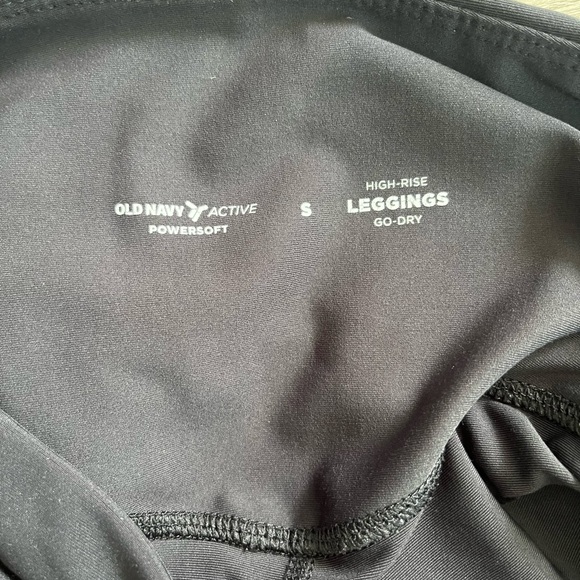 Old Navy Black High-Waisted Powersoft Full Length Leggings with Pockets Small - Picture 8 of 9